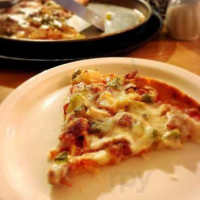 Lou Malnati's - Lincolnwood food