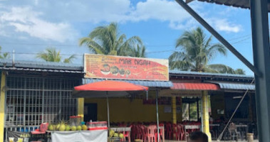 Asam Pedas Mak Ngah Parit Jawa outside