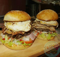 Totto Burger food