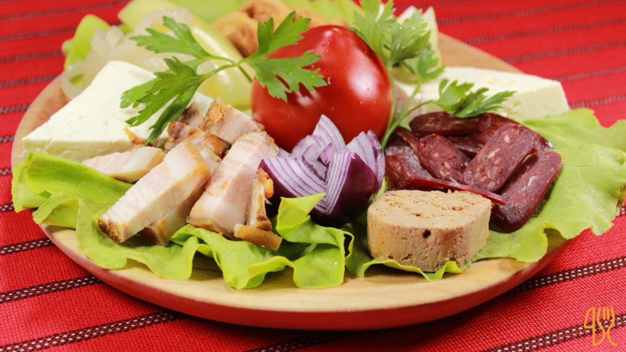 Vatra À l'intérieur