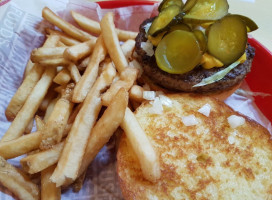 Fuddruckers food