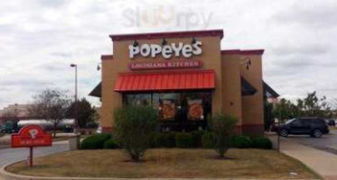 Popeyes Louisiana Kitchen outside