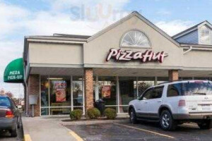 Pizza Hut outside