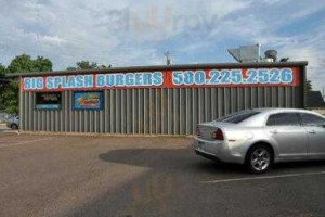 Big Splash Burgers, Llc food