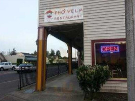 Pho Yelm outside