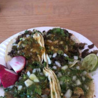 Karina's Tacos food