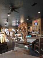 Banjos Bbq inside