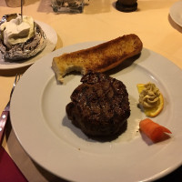 Schanzer Steakhouse food