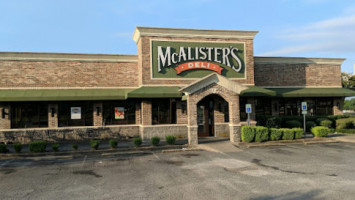 Mcalister's Deli outside