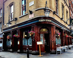 John Snow Pub outside