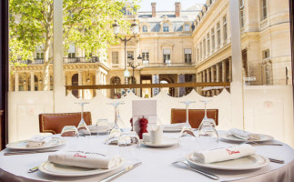 La Brasserie du Louvre food