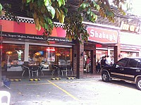 Shakey's outside