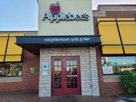 Applebee's Grill outside