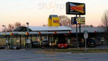 Sonic Drive In outside