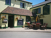 The Crown Inn At Finglesham inside