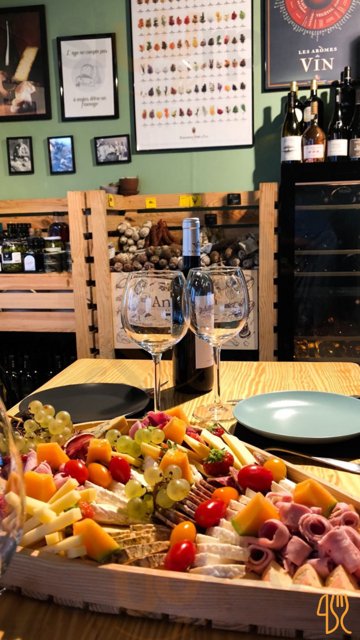restaurant image
