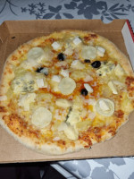 Le Gallia Pizza food