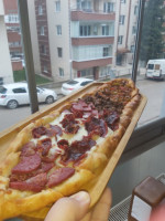 Leziz Pide food