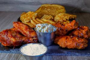 Top Tenders Wings food