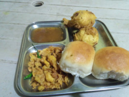 Chachad Vadapav food