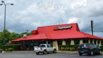 Pizza Hut outside