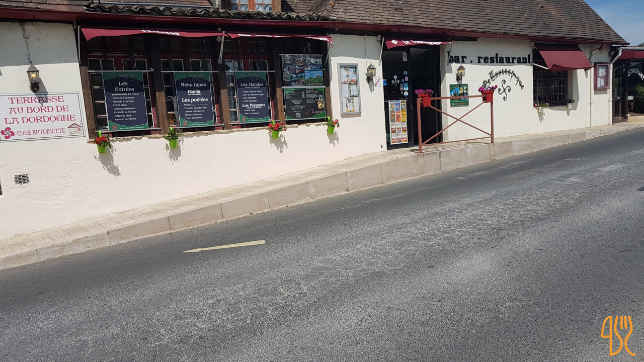 restaurant image