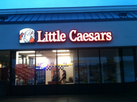 Little Caesars Pizza food