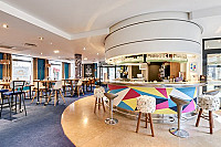 Novotel Paris Pont De Sèvres - Novotel Café inside