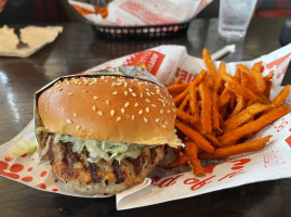 Red Robin Gourmet Burgers And Brews food