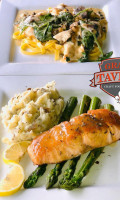 Grand Tavern Livonia food