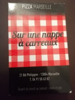 Sur Une Nappe A Carreaux food