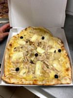 La Pata Pizza Del Sol food