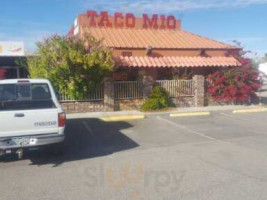 Taco Mio outside