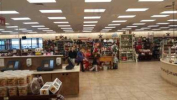 Buc-ee's inside