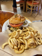 Hooters Of Gulfport food