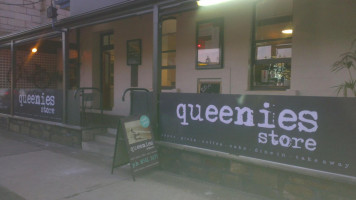 Queenies outside