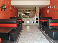 La Casa Pizza inside