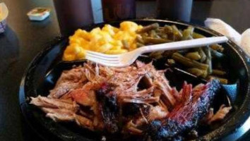 Hillbilly Red's Barbeque food