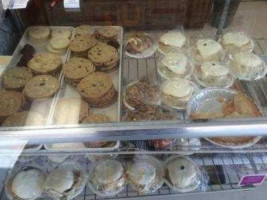 Geraldine's Bake Shoppe Deli food