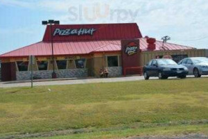 Pizza Hut outside