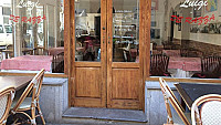 Trattoria De Razza inside