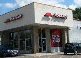 Pizza Hut outside