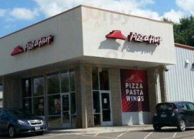 Pizza Hut outside