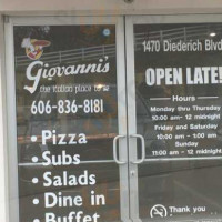 Giovanni's Pizza food