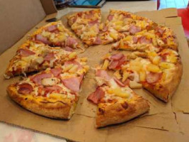 Domino's Pizza food