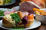 Juniper Farm, Dining Carvery food