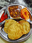 Madhur Milan Cafe food