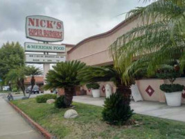 Nick's Superburgers outside