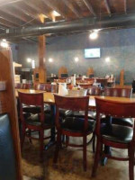 Biggin's Bbq inside