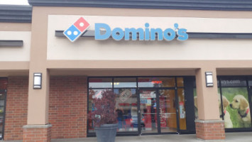 Domino's Pizza outside